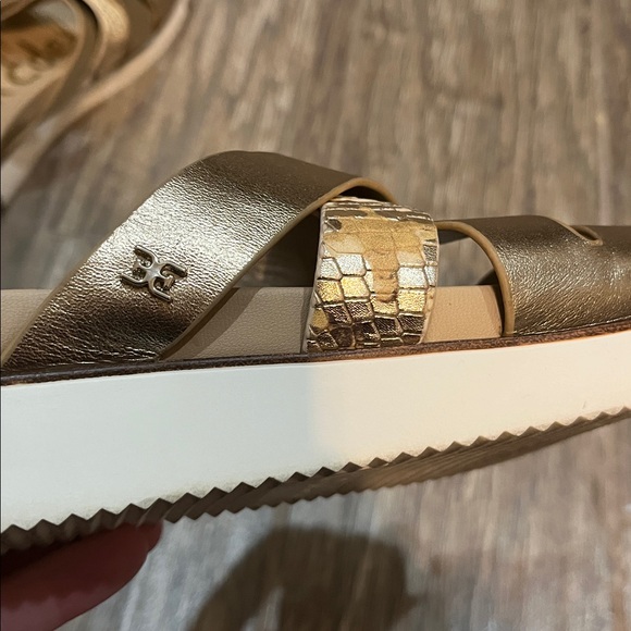 Sam Edelman Ariele Gold Metallic Snake Strappy Platform Slide On Sandals Size 6 - Picture 3 of 12